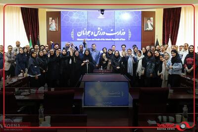 نشست وزیر ورزش و جوانان با پرسنل خبرگزاری برنا