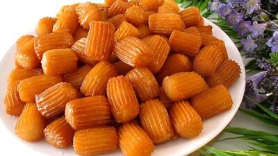 طرز تهیه بامیه پوک بازاری فقط با آرد و آب / راز درست کردن بامیه بازاری و شربت آن