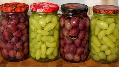 روش طبیعی برای نگهداری از انگور بدون له شدن و خرابی / زمستان امسال انگور تازه بخور