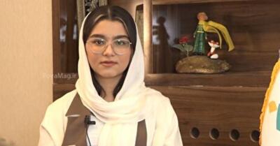 آترینا فرهمند، رتبه یک کنکور تجربی: یک موسسه آموزشی پیشنهاد هدیه ۳۰۰ میلیونی داد تا در برنامه‌ای بگویم از استادان و کلاس‌های آن‌ها استفاده می‌کردم، گفتم چنین کاری نمی‌کنم/ برخی از مهاجرت می‌پرسند، ولی من می‌خواهم دانشگاه علوم پزشکی مشهد را انتخاب کنم؛ قطعا کسی که حتی حاضر نیست از شهر خود دور بماند، کشور دیگری را انتخاب نخواهد کرد