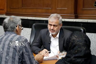 رئیس کل و مسئولان قضایی دادگستری استان تهران با بیش از ۱۲۰ نفر از مراجعین دیدار و گفتگو کردند