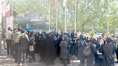 مجردها معلم نمی‌شوند
