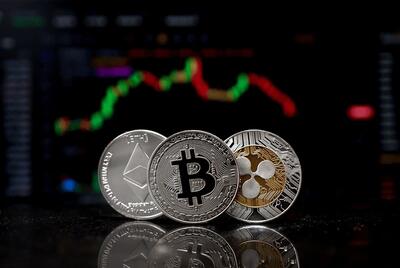 پیش‌بینی قیمت بیت‌کوین، اتریوم و ریپل؛ چه سرنوشتی در انتظار سه تفنگدار بازار در ماه سپتامبر است؟