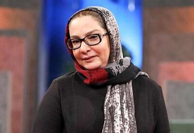 تاریخ و زمان وبگردی؛ سبک و طراحی منحصر به فرد آشپزخانه لاله صبوری / حضور دخترش در خانه مادری و لحظاتی صمیمی در پخت یک غذای سمنانی
