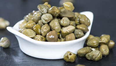 خواص گیاه کبر (کاپاریس)؛ ۱۲ خاصیت درمانی این گیاه سرشار از آهن