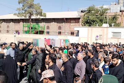 ویدیو/ همزمان با سوگ امام حسن عسکری(ع)؛ تشییع پیکر شهید «رحیم محمدی»