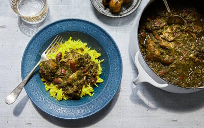 طرز تهیه قورمه سبزی؛ فوت و فن طبخ و طعم بهتر خورش سبزی