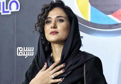 ببینید؛ تلاش عمو پورنگ برای هم‌قد شدن با پریناز ایزدیار + ویدیو