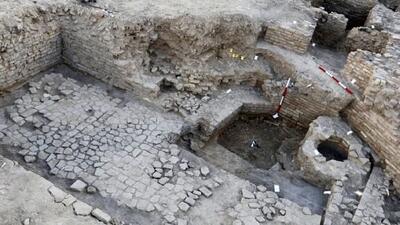 کشف ۱۰۰ سکه تاریخی در کمرزرین اصفهان