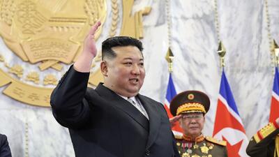 بازدید کیم جونگ اون از تأسیسات جدید تولید موشک