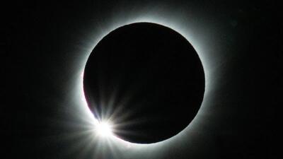 جزئیات و زمان‌بندی ماه‌گرفتگی ۱۶ شهریور/ همنشینی ماه، زحل و نپتون