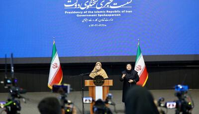 سخنگوی دولت: صدور گواهینامه موتور برای بانوان منعی ندارد