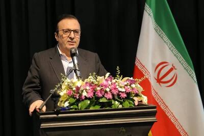 افزایش اختیارات استانداران گره گشاست و به حل بسیاری از مسائل کمک می کند