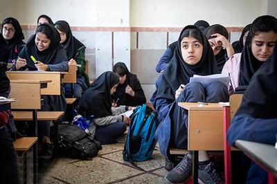 معاون وزیر آموزش‌وپرورش: خبری از شروع مجازی کلاس‌ها در مهر ماه نیست
