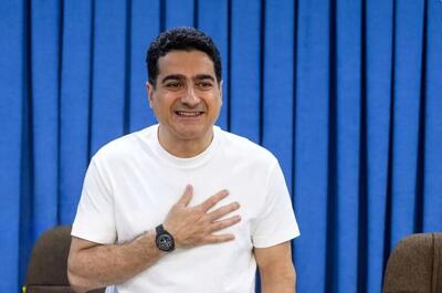 ژست های همایون شجریان در نشست امروز | عکس یادگاری خاص با خبرنگاران