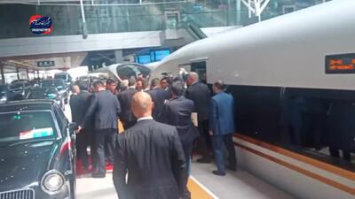 رئیس جمهور با قطار به پکن رفت