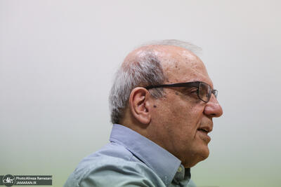 عباس عبدی: در ذهن هیچ‌کس خطور نمی‌کرد یک مداح، شعر {ای ایران} را در یک مراسم رسمی جلوی رهبری بخواند