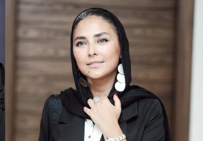 تاریخ و زمان وبگردی؛هدی زین العابدین در کنار پدر و همراه مادر مرحومش