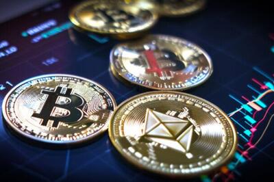 خرید ۳۳۲.۸ میلیون دلار بیت‌کوین و فروش ۱۳۵.۳ میلیون دلار اتریوم در جریان ETFها