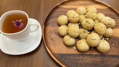 طرز تهیه کوکی هل و پسته با مواد ساده در خانه !