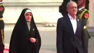 لحظه ورود رئیس جمهور و زهرا پزشکیان به مراسم رژه در چین