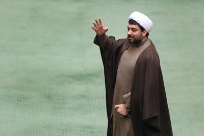 آزادی‌خواه، نماینده مجلس: طی یک سال گذشته ۳۱ هزار ماینر کشف شده که حداقل ۲ هزار مگاوات برق مصرف می‌کردند؛ در این کشور چه خبر است؟/ سالانه حداقل ۸۰ میلیارد متر مکعب آب مصرف می‌کنیم، [در حالی که] کل آب تجدید پذیر در ایران ۱۱۴ میلیارد متر مکعب است، این یعنی فاجعه