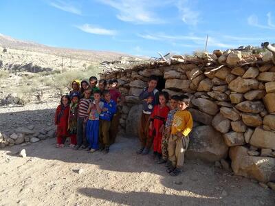 حدود هزار مدرسه سنگی در کشور داریم