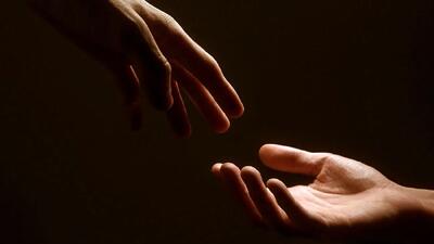 لمس بر بهبود خلق و خو و کاهش استرس چقدر تأثیر می‌گذارد؟
