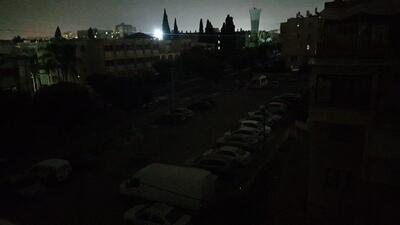 هزاران نفر در تعطیلات آخر هفته در شهر بیت شمش فلسطین اشغالی در خاموشی به سر بردند/ علت خاموشی‌ها در هاله‌ای از ابهام