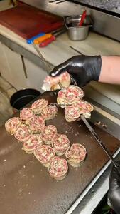 سوشی گوشتی رو حتما امتحان کن + فیلم