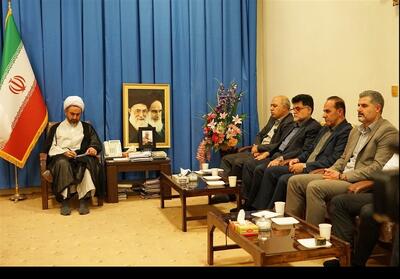 انتقاد امام جمعه ایلام از واسطه‌گری ‌و پارتی‌بازی در ادارات - تسنیم