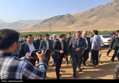 سفر توسعه‌ای استاندار لرستان به بروجرد با محوریت پروژه‌های زیربنایی - تسنیم