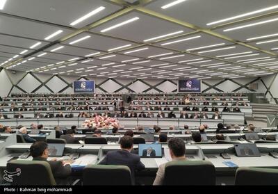 نود و نهمین اجلاس رؤسای دانشگاه‌ها , رونمایی از تندیس دکتر اکبر اعتماد- عکس صفحه استان تسنیم | Tasnim