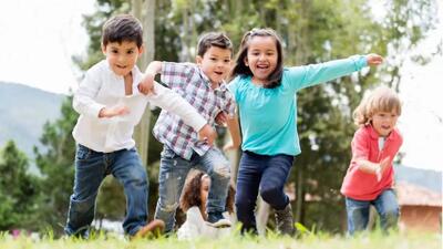 چگونه دنیای شادتری برای کودکان بسازیم؟!