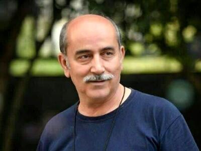 تصاویری تلخ از صندلی‌های خالی در مراسم ختم مهرداد فلاحتگر+ فیلم
