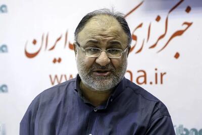 طعنه روزنامه اطلاعات به صادق کوشکی: شما که قادرید در سه سوت هزاران حجاب‌بان را به میدان فرابخوانید