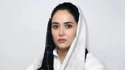 خبر روز | استایل کهربایی پریناز ایزدیار در اکران مردمی زن و بچه | گلی شی