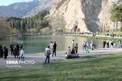 بدنبال فعال کردن محور گردشگری غرب کشور هستیم