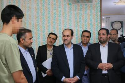 بازدید معاون دادستان کل کشور از زندان مرکزی و توقفگاه‌های کرمانشاه