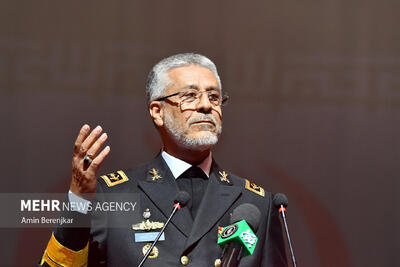 دریادار سیاری:پرچم اقتدار جمهوری اسلامی در پهنه دریاها به اهتزاز درآمد