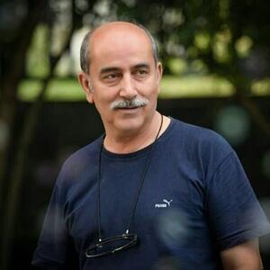 گلایه تلخ و نارحت‌کننده بازیگر مشهور  از عدم حضور هنرمندان در مراسم ختم مهرداد فلاحتگر + فیلم