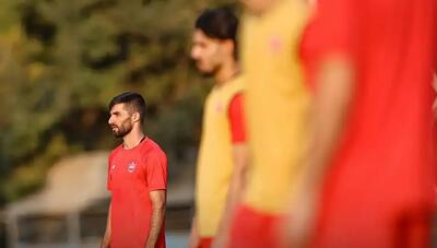 تغییر پست «میلاد محمدی» در پرسپولیس؛ مدافع چپ به راست منتقل شد