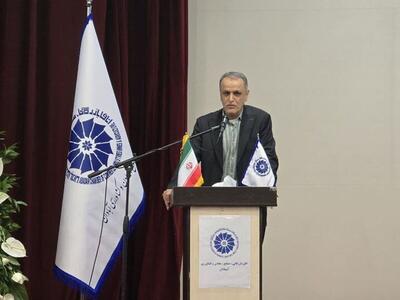 نایب رییس اتاق بازرگانی آبادان: روند کاهشی سهم صادرات محصول های تولیدی خوزستان به عراق نگران کننده است / تفاهمنامه های خاک خورده جلسه های بی خروجی و تقدیر و تشکرها ثمری برای بازرگان خوزستانی ندارد