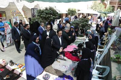 بازدید استاندار قزوین از جشنواره ملی لباس اقوام ایرانی