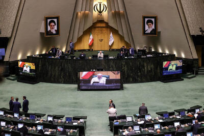 درخواست نمایندگان برای حضور سران قوا در مجلس
