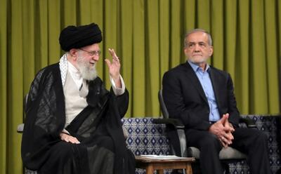 دیدار رئیس‌جمهور و اعضای دولت با رهبری انقلاب