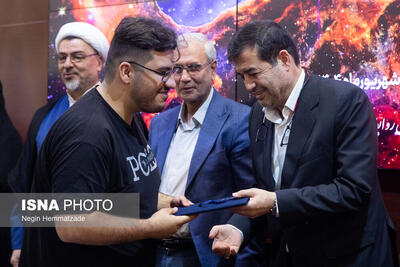 تجلیل وزیر ورزش و جوانان از برگزیدگان المپیاد جهانی نجوم
