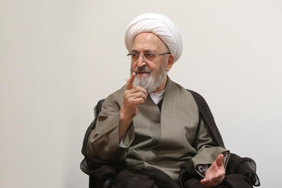 آیت‌الله العظمی سبحانی: تعطیلات حوزه‌های علمیه کم شود