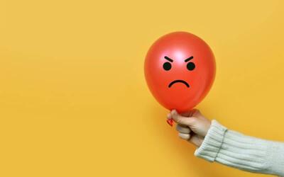 چطور خشم خود را کنترل کنیم؟ روش های مدیریت عصبانیت