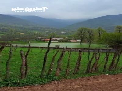 روستایی بکر و رویایی در کنار یک استخر طبیعی